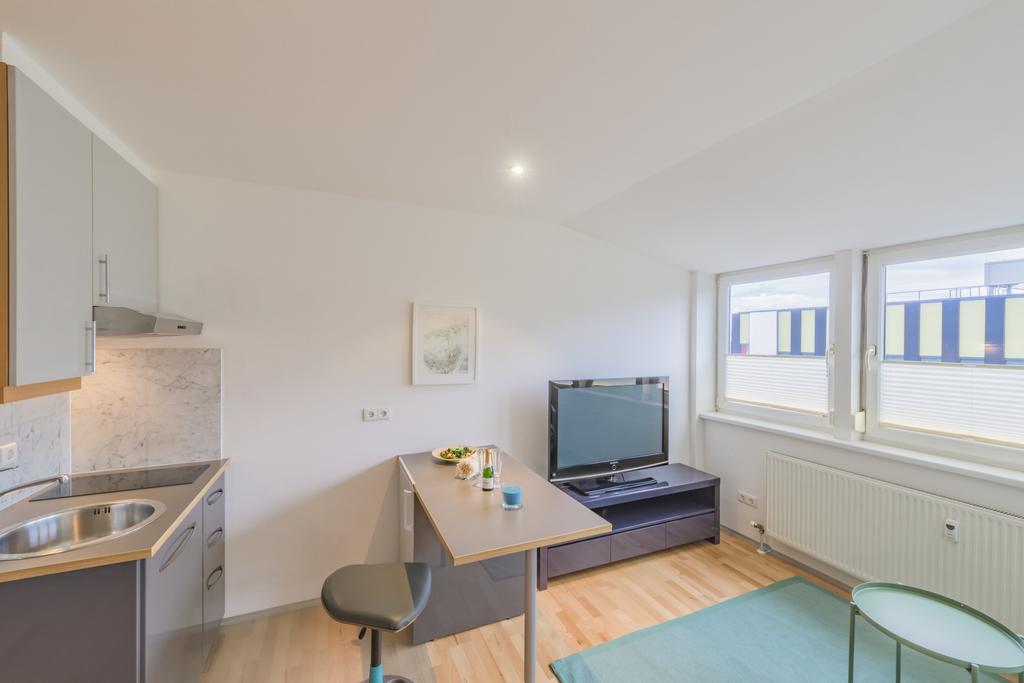 Maisonette Apartment Am Bahnhof - Adults Only Innsbruck Esterno foto