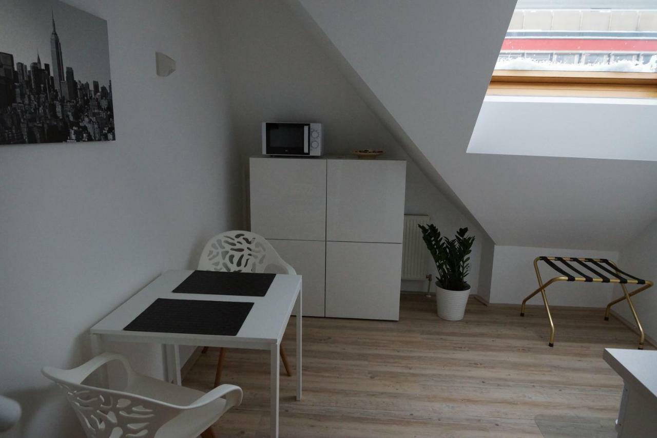 Maisonette Apartment Am Bahnhof - Adults Only Innsbruck Esterno foto